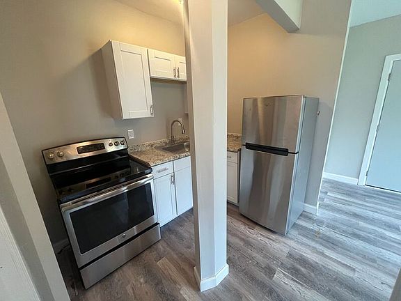 2nd image of 1396 Cadillac Blvd #3