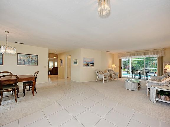 5th image of 456 Dover Cir