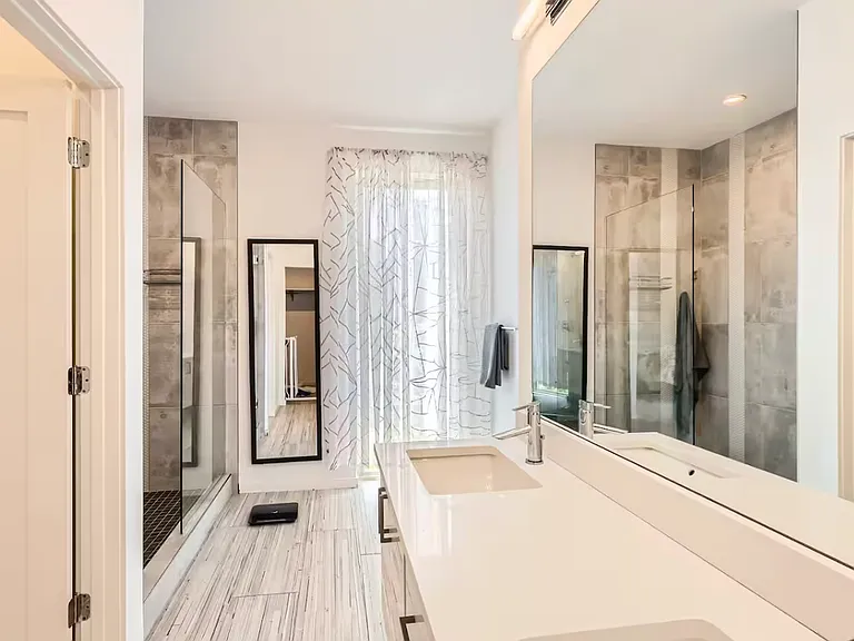 2305 W 52nd Ave — Photo 18