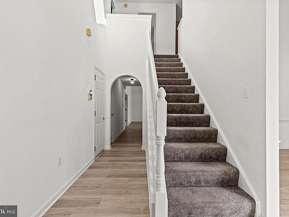 2nd image of 116 Greenview Dr