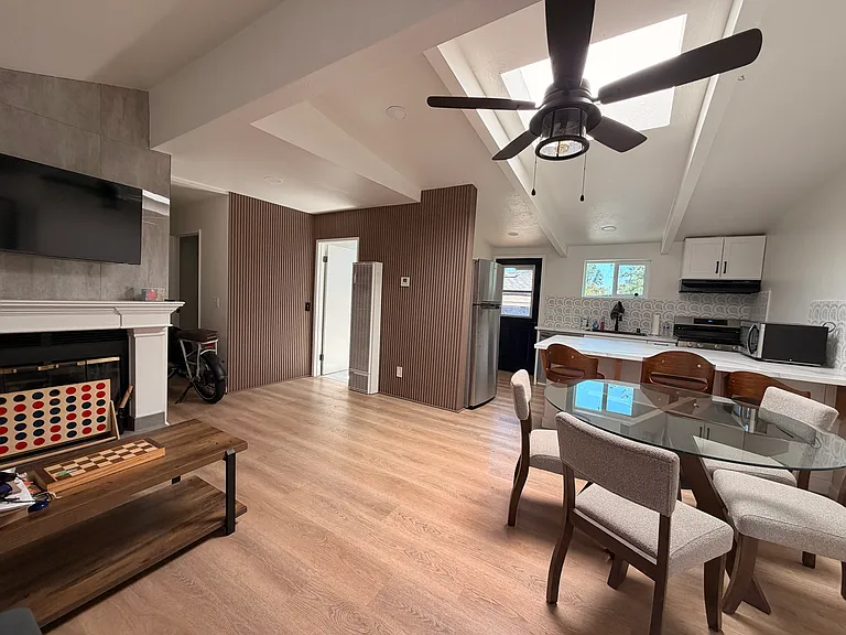 4230 Grace St — Photo 4