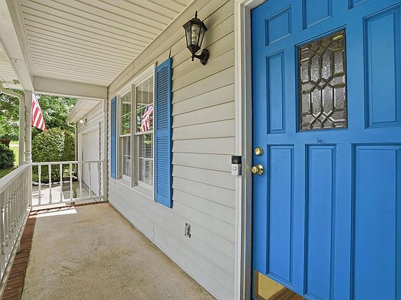 2nd image of 101 Emerald Way