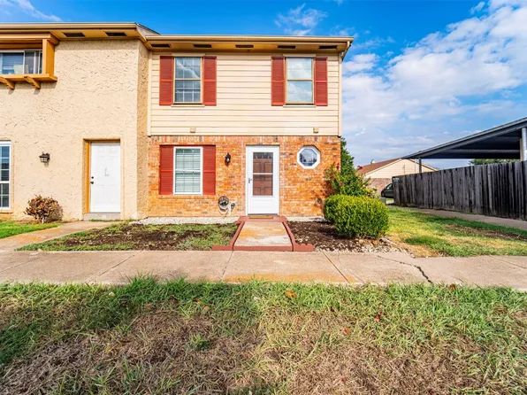 30 E Mountain Creek Dr, Grand Prairie, TX 75052