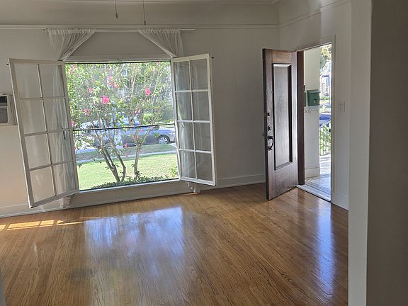 4th image of 810 S Mansfield Ave