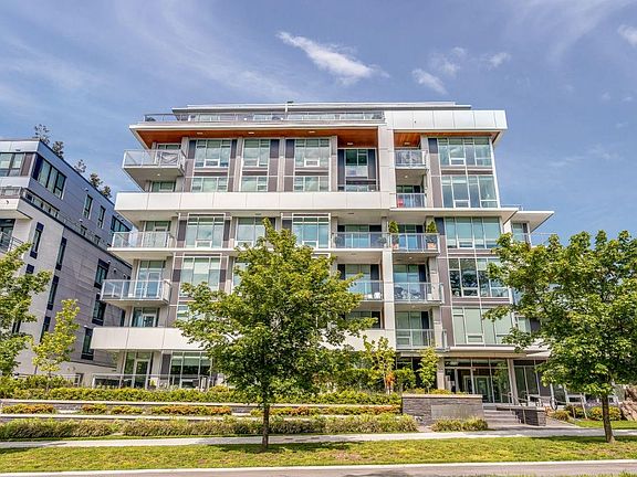 3rd image of 4988 Cambie St #204