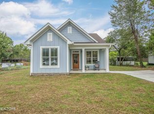 416 Kingston Ave, Oliver Springs, TN 37840
