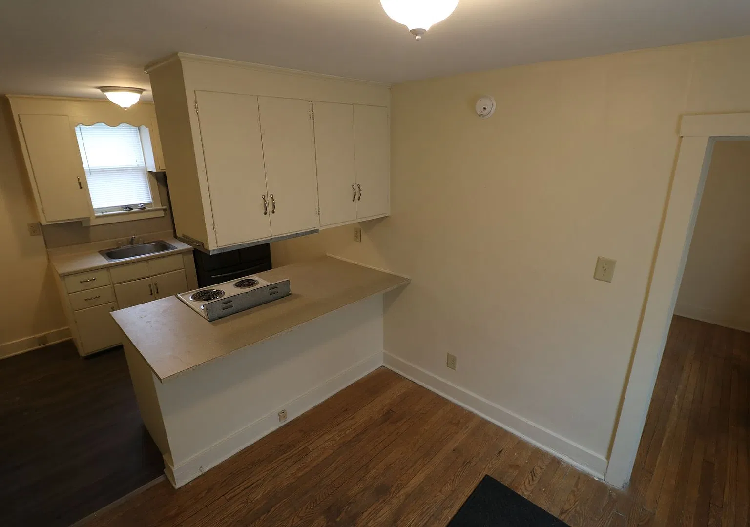 726 W College Ave — Photo 4