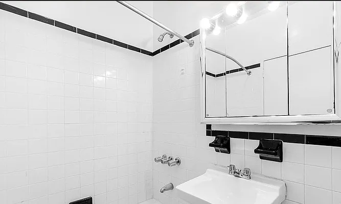 Rented by CitySites Real Estate Group | media 14