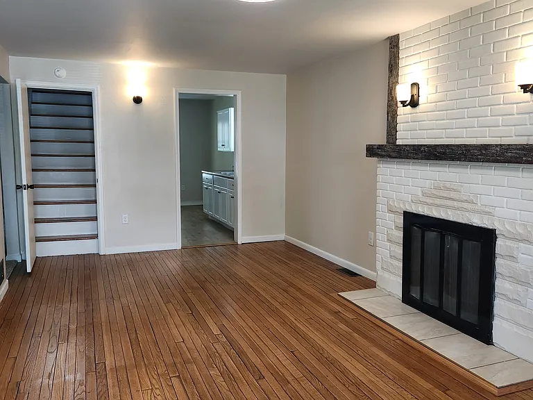 2538 Revere Ave — Photo 3