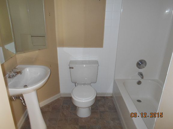 4th image of 355 Village Pointe Dr #4