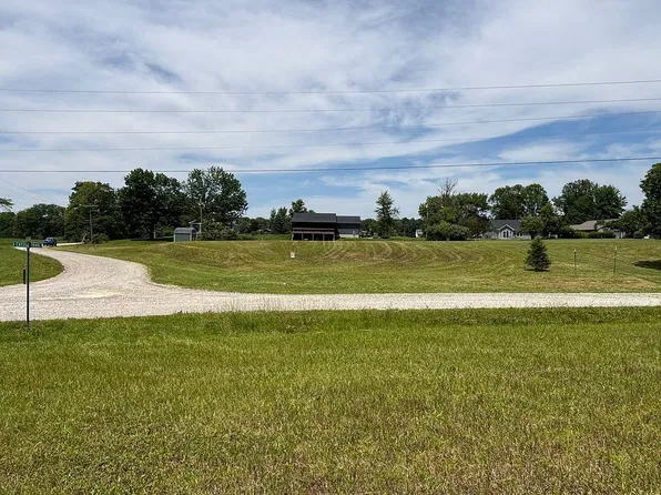 1612 N Makah Trl, Greensburg, IN 47240