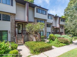 258 Village Ct, Kingston, NY