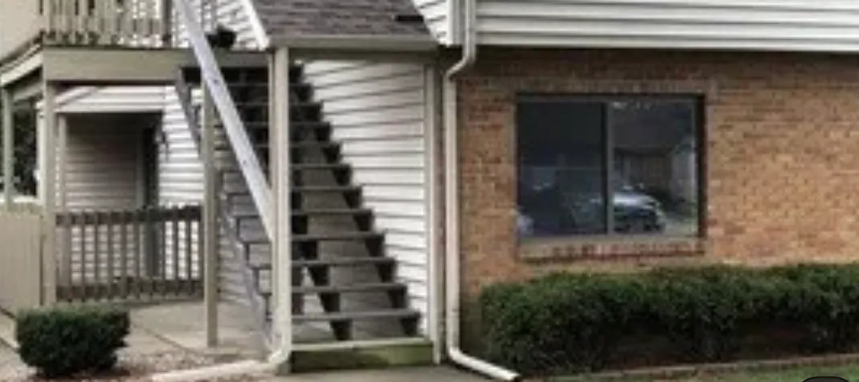 1613 Lyndhurst Dr APT A photo 1