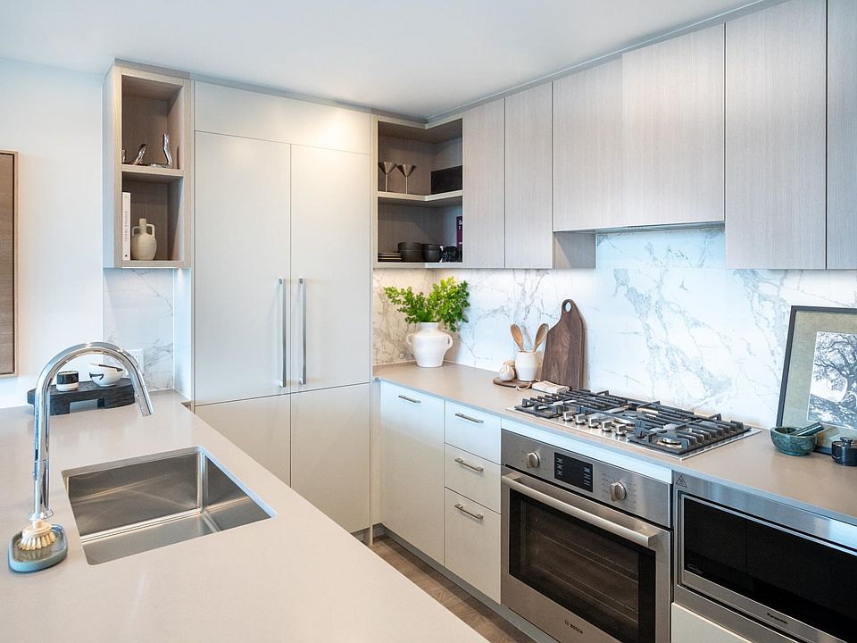 1st image of 6468 Willingdon Ave #3310