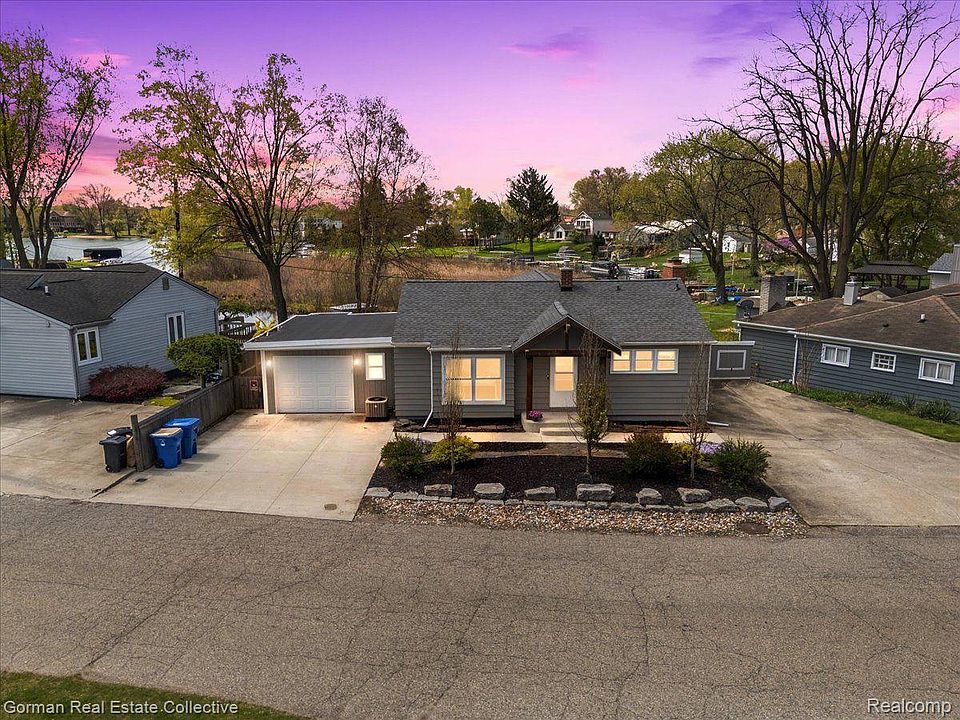 1st image of 4583 Forest Ave