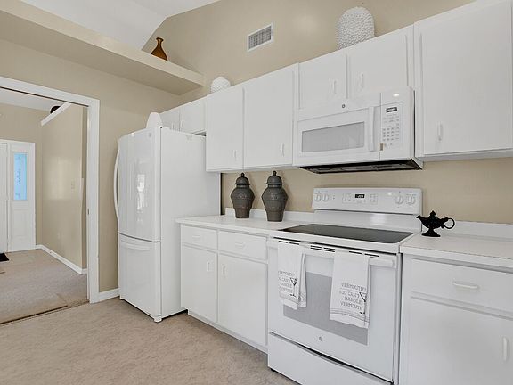 2nd image of 44 Miami Dr