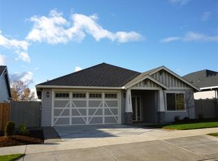 3882 Creek Mont Dr, Medford, OR 97504
