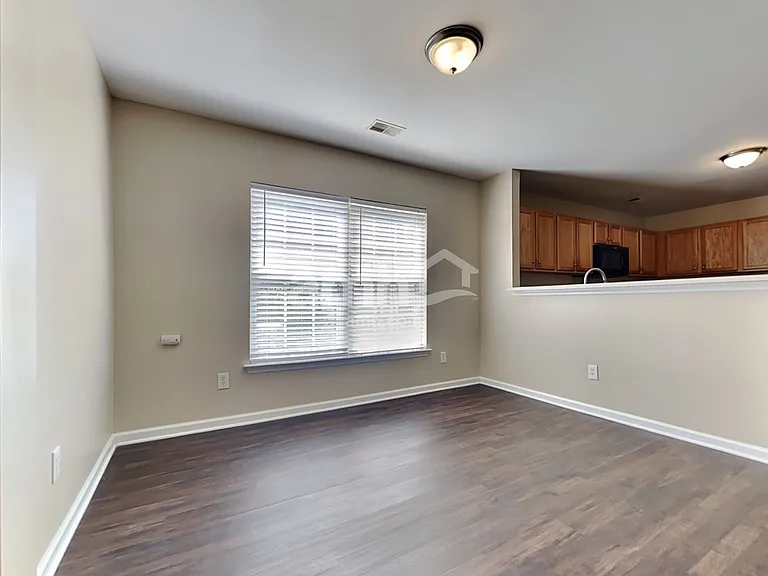 126 Avalon Rd — Photo 5