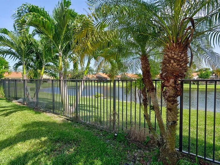 8410 Brussels Way — Photo 38