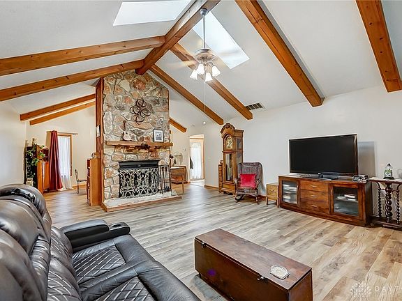 2nd image of 536 Queen Eleanor Ct