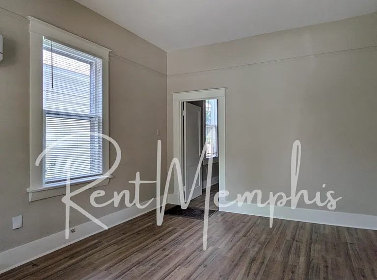 997 Meda St — Photo 2