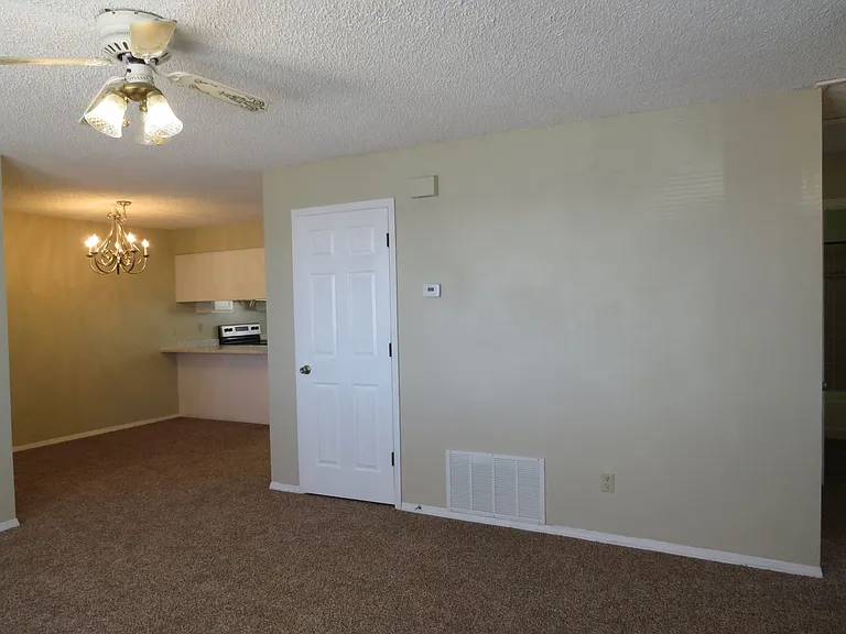2619 E Uintah St — Photo 3