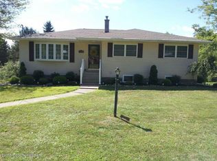 230 Overbrook Ave, Dallas, PA 18612