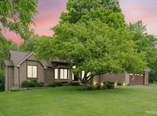 11 Iroquois Ct, Oswego, IL 60543