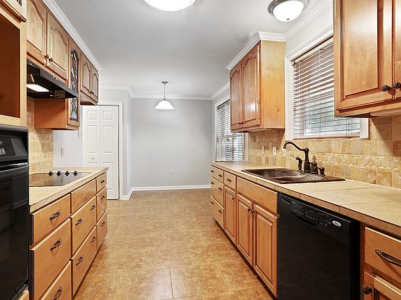 3rd image of 1854 Peck Dr