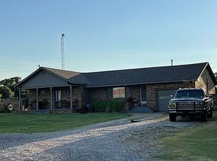 19945 E 994th Rd, Hammon, OK 73650