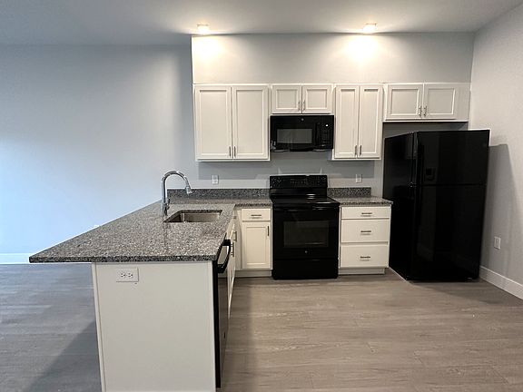 2nd image of 118 Old Colony Ave #416