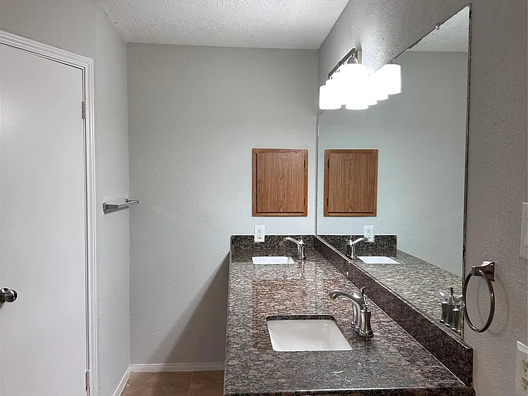 19530 Gladewater Dr — Photo 6