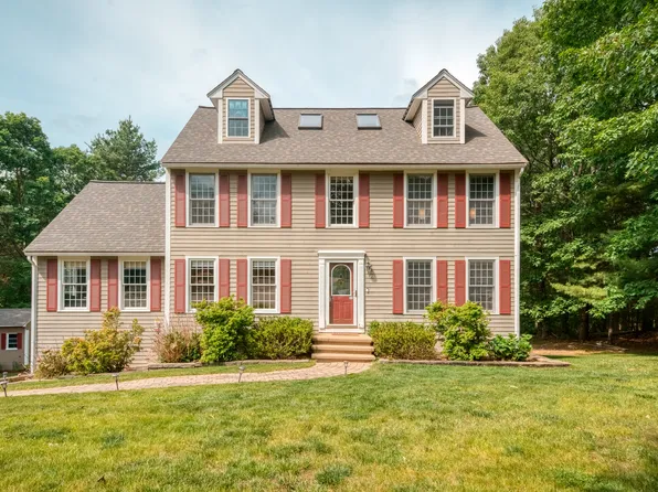 7 Magnolia Dr, Ayer, MA 01432