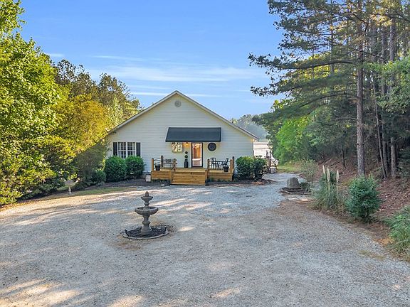 3rd image of 151 Pioneer Rd