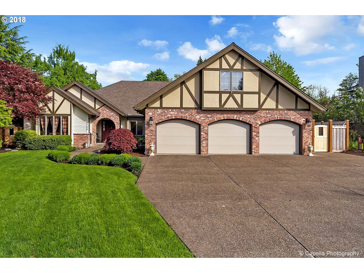 3766 Rivers Edge Dr photo 1