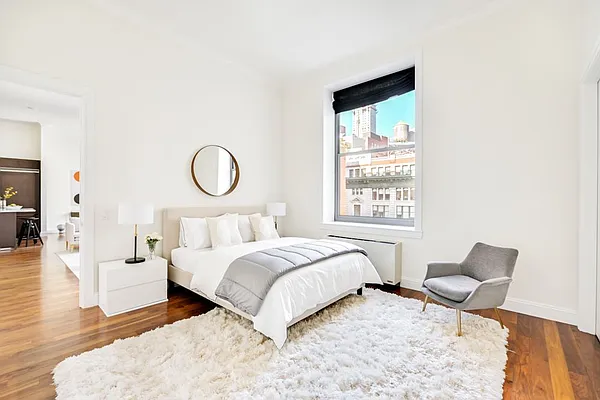 Sold by Compass | media 18