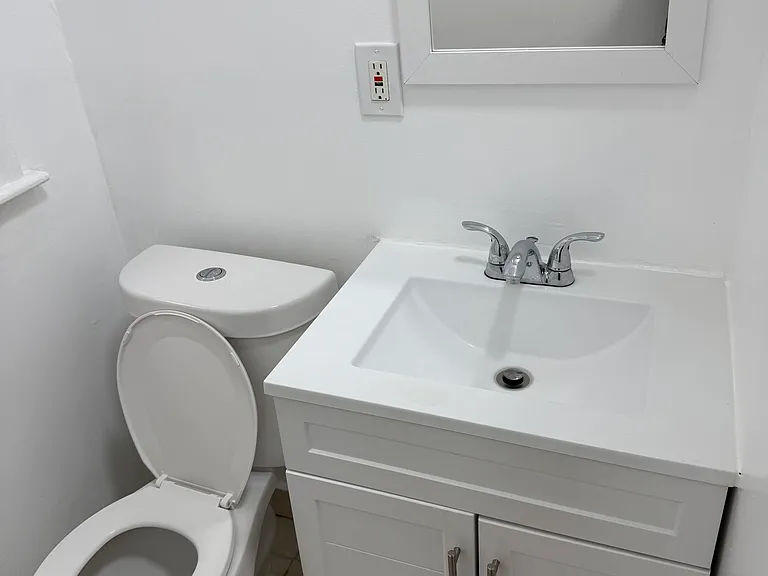514 W Tabor Rd #1 — Photo 1