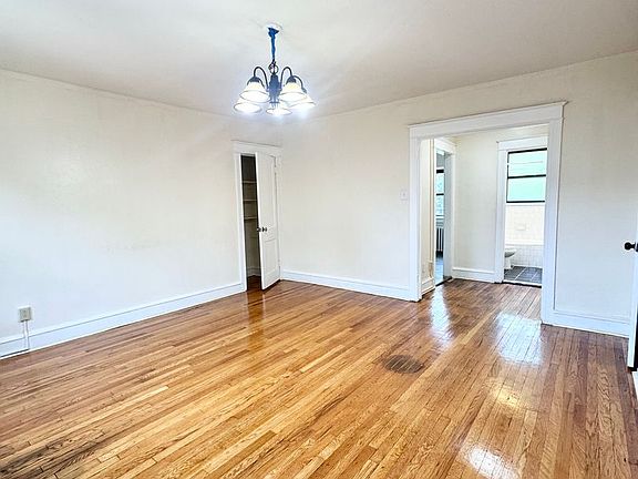 4th image of 715 Church Ln #E5