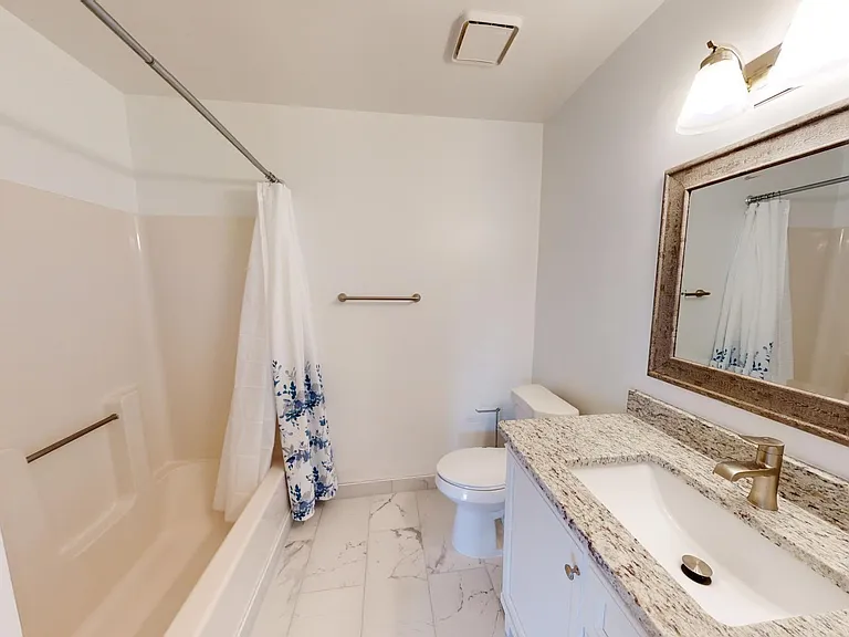 2221 S Huron Pkwy #4 — Photo 22
