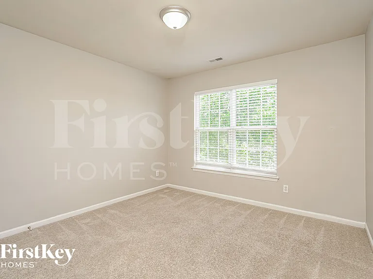 4204 Laurel Ridge Cir — Photo 15