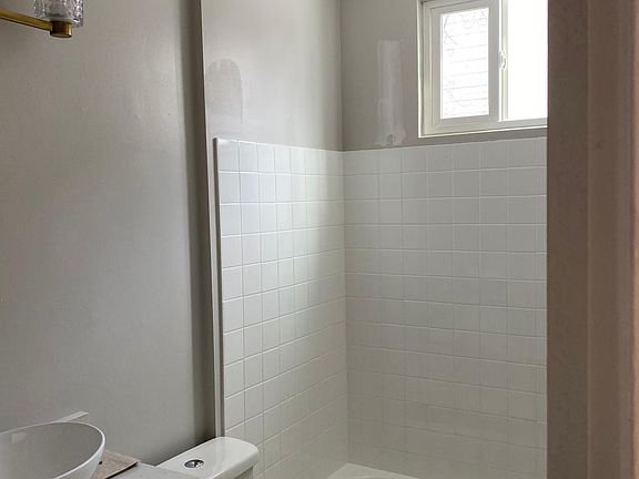 4th image of 4342 Tholozan Ave