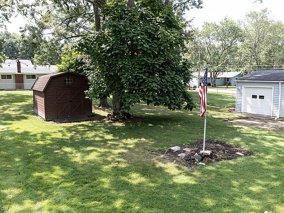 3rd image of 19255 Temple Dr