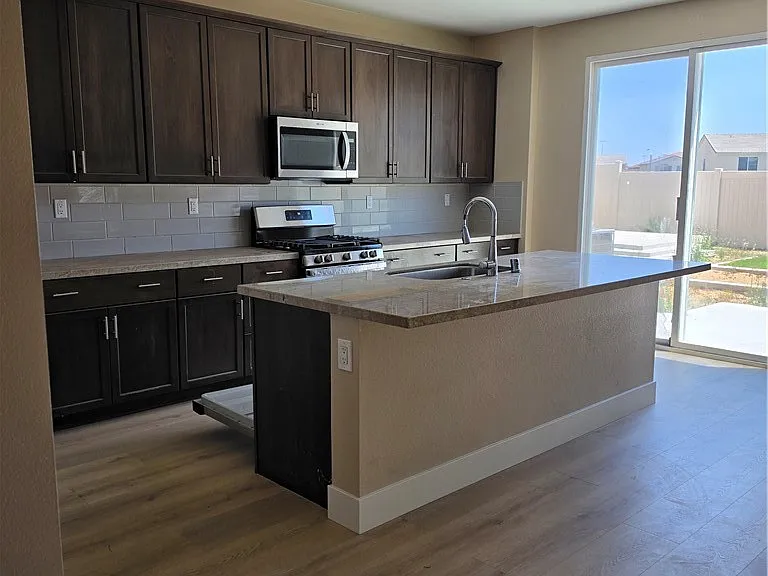 24541 Lancer Pl — Photo 4