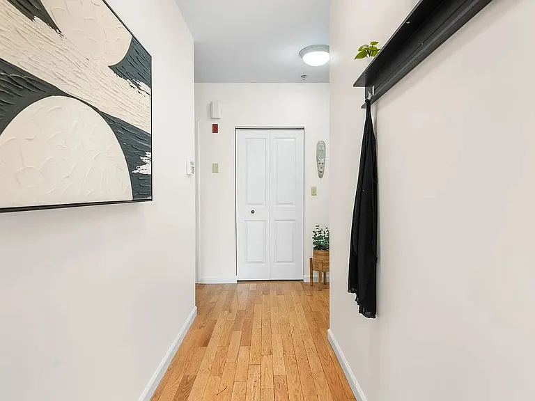 49 Cedar St #2 — Photo 6