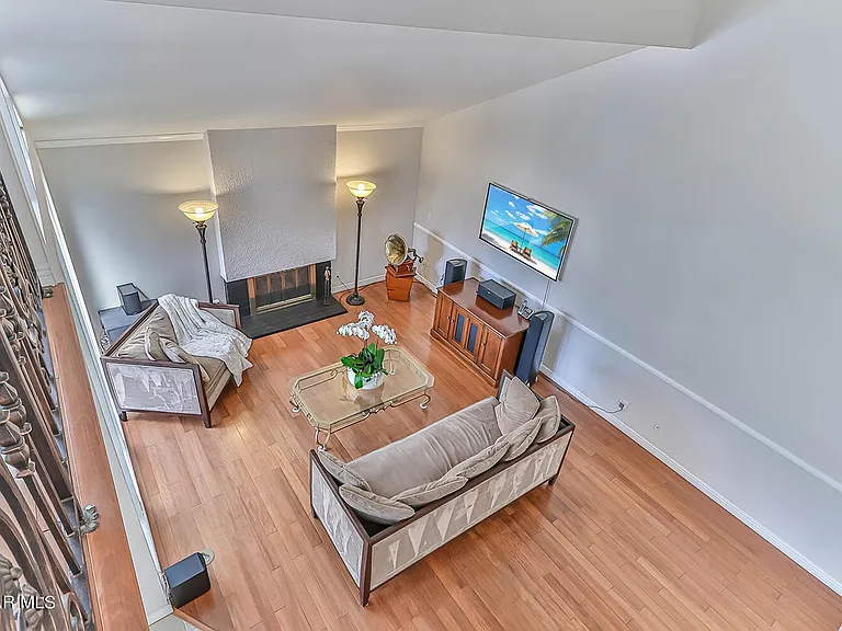 1056 S Barrow Ct — Photo 8
