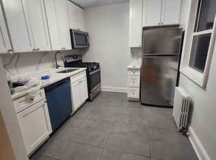 61-35 224th St #J4, Oakland Gardens, NY 11364