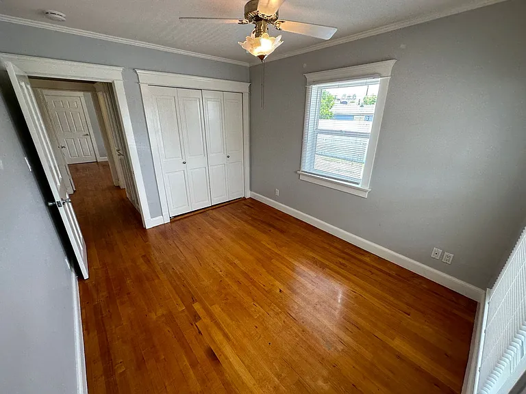 535 N Olive St — Photo 16