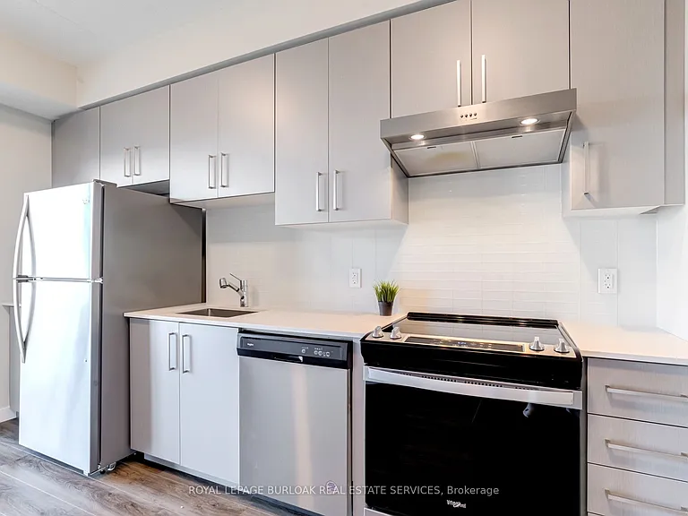 15 Queen St S #1506 — Photo 7