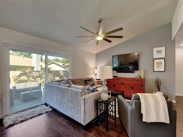 5320 Presidio Rd — Photo 6