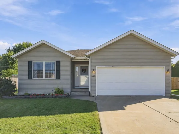 926 5th Avenue Dr, Andalusia, IL 61232